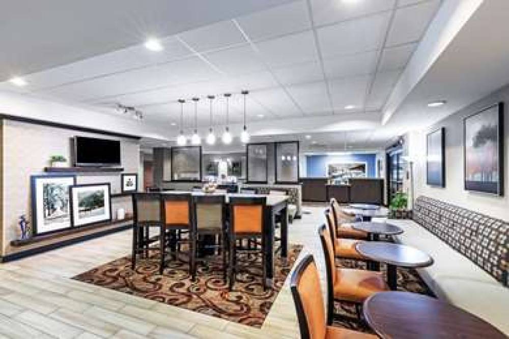 Hampton Inn Aiken 7