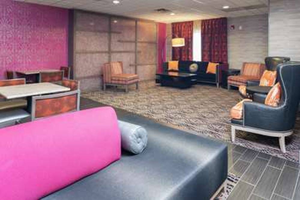 Hampton Inn Akron South 5