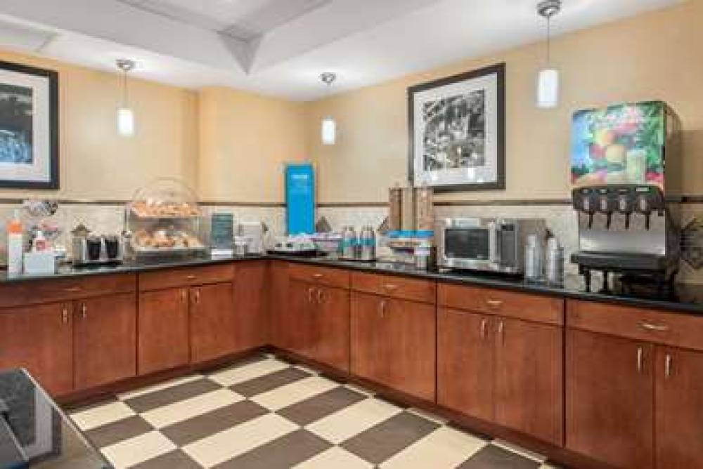 Hampton Inn &amp; Suites Arcata, CA 10