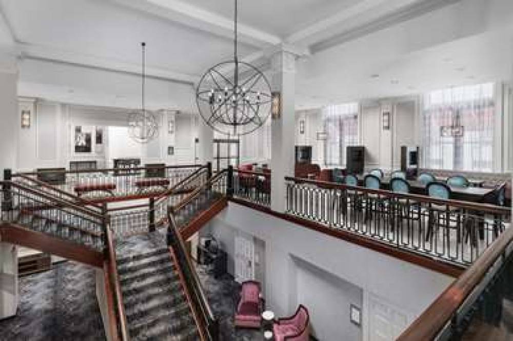 Hampton Inn &amp; Suites Baltimore Inner Harbor 4