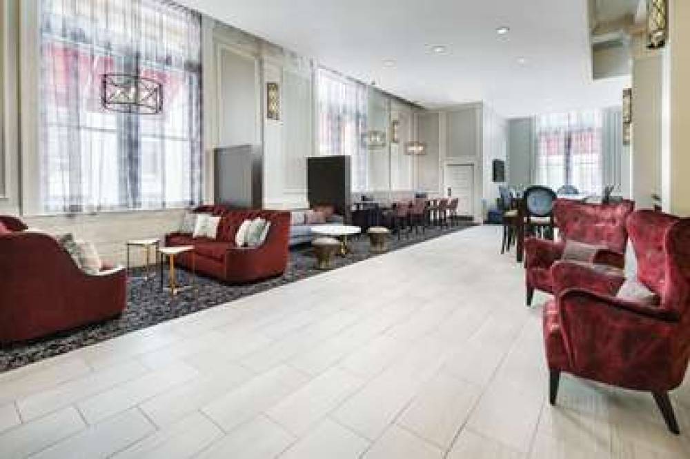 Hampton Inn &amp; Suites Baltimore Inner Harbor 3