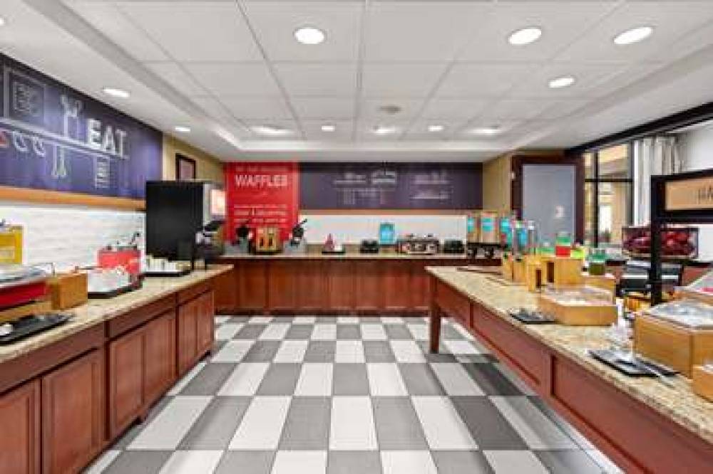Hampton Inn &amp; Suites Burlington, WA 9