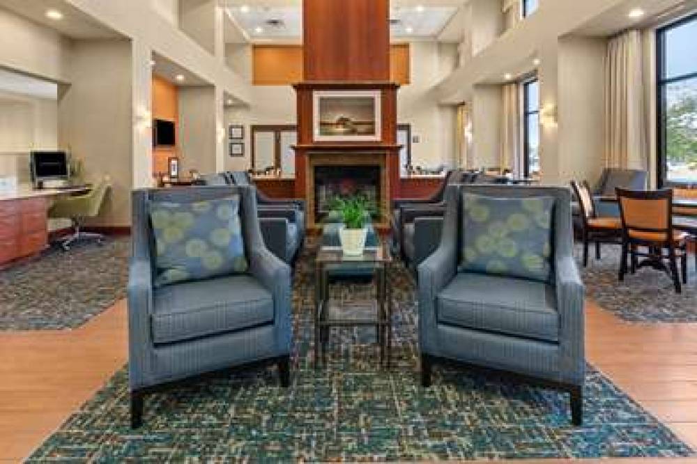 Hampton Inn &amp; Suites Burlington, WA 4