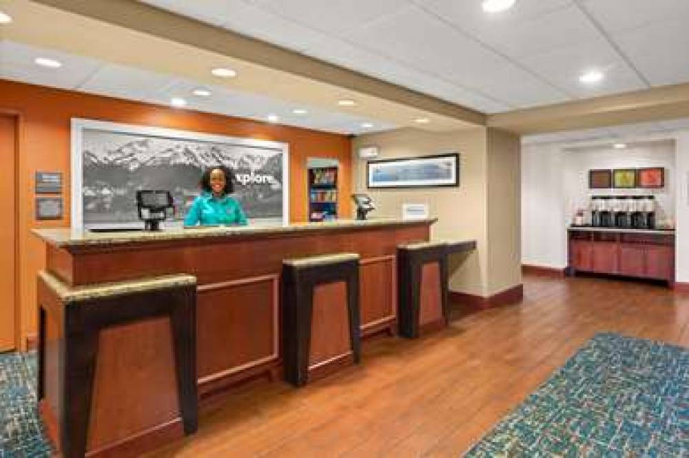 Hampton Inn &amp; Suites Burlington, WA 5
