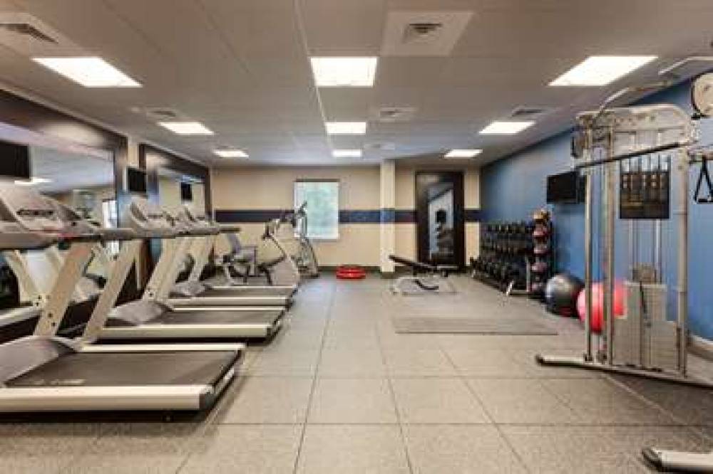 Hampton Inn &amp; Suites Camp Springs/Andrews AFB 6