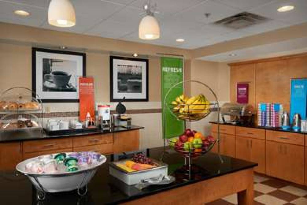 Hampton Inn &amp; Suites Canton 3