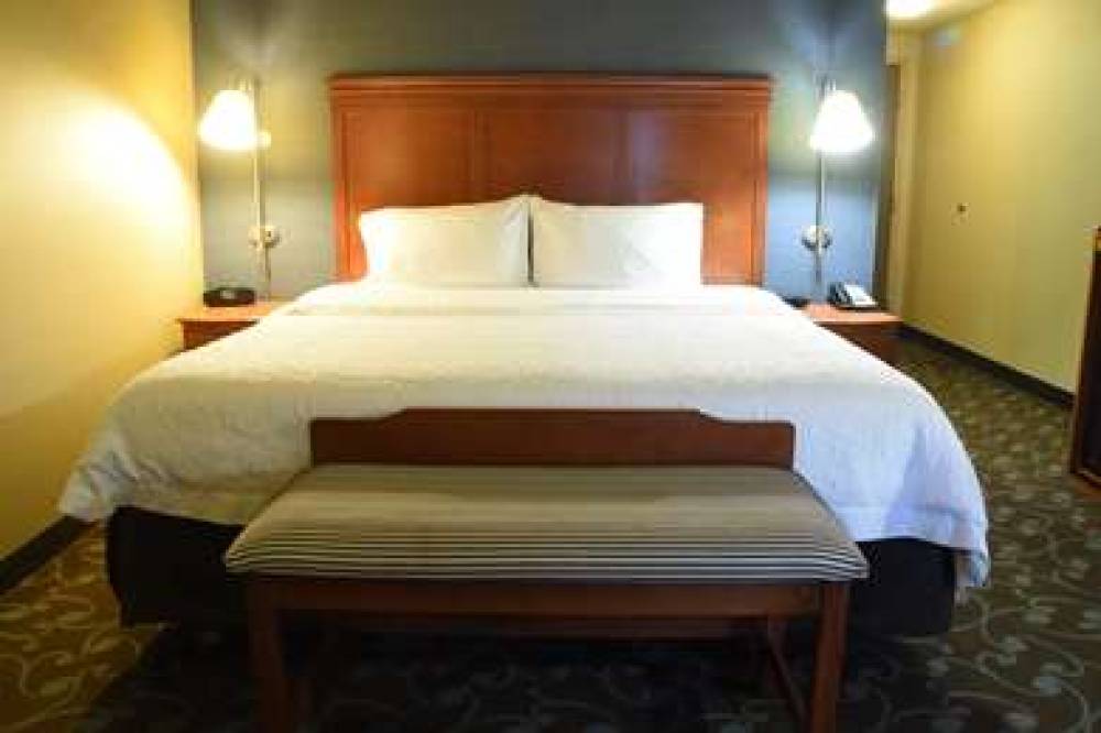 Hampton Inn &amp; Suites Chicago Deer Park 10
