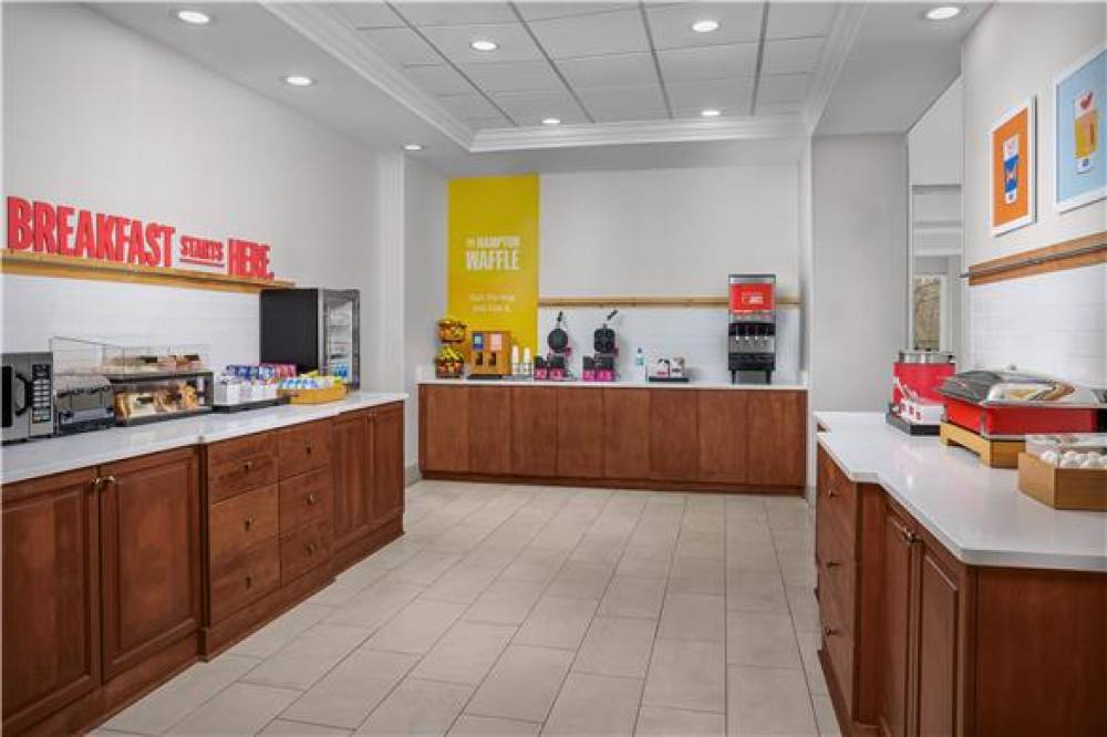 Hampton Inn &amp; Suites Clinton - I-26 7