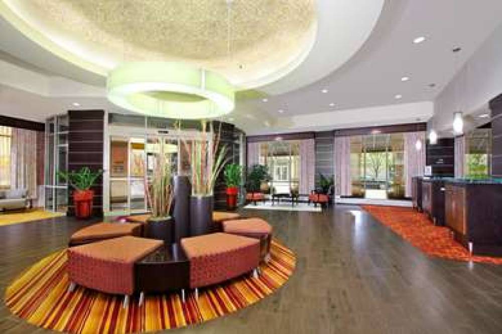 Hampton Inn &amp; Suites Columbus Downtown 8