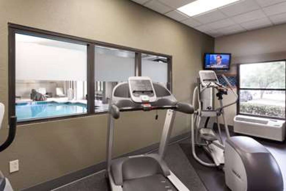 Hampton Inn &amp; Suites Dallas-DFW Airport North 2
