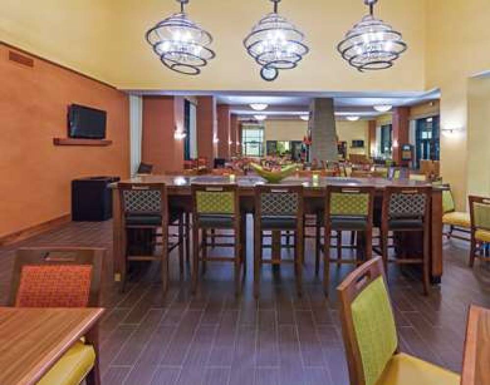 Hampton Inn &amp; Suites Dallas/Mesquite 9