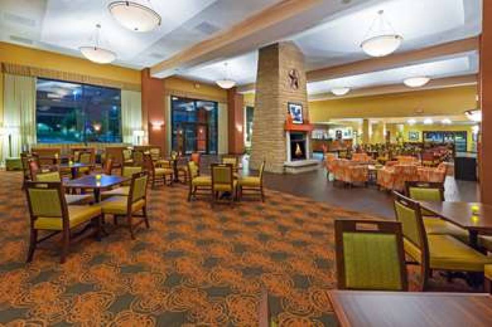 Hampton Inn &amp; Suites Dallas/Mesquite 10