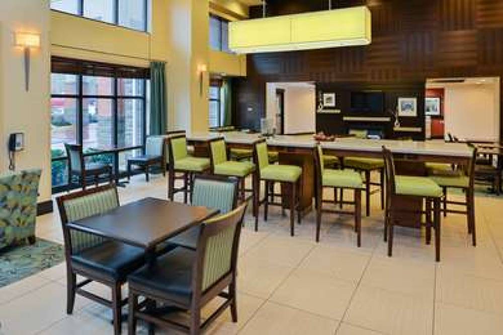 Hampton Inn &amp; Suites Fort Belvoir Alexandria  7