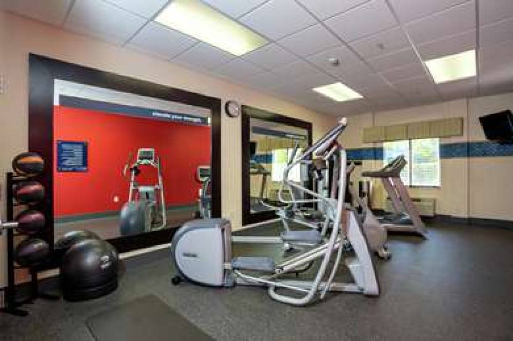 Hampton Inn &amp; Suites Ft. Pierce 10