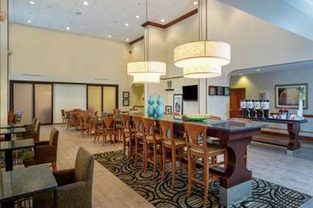 Hampton Inn &amp; Suites Ft. Pierce 3