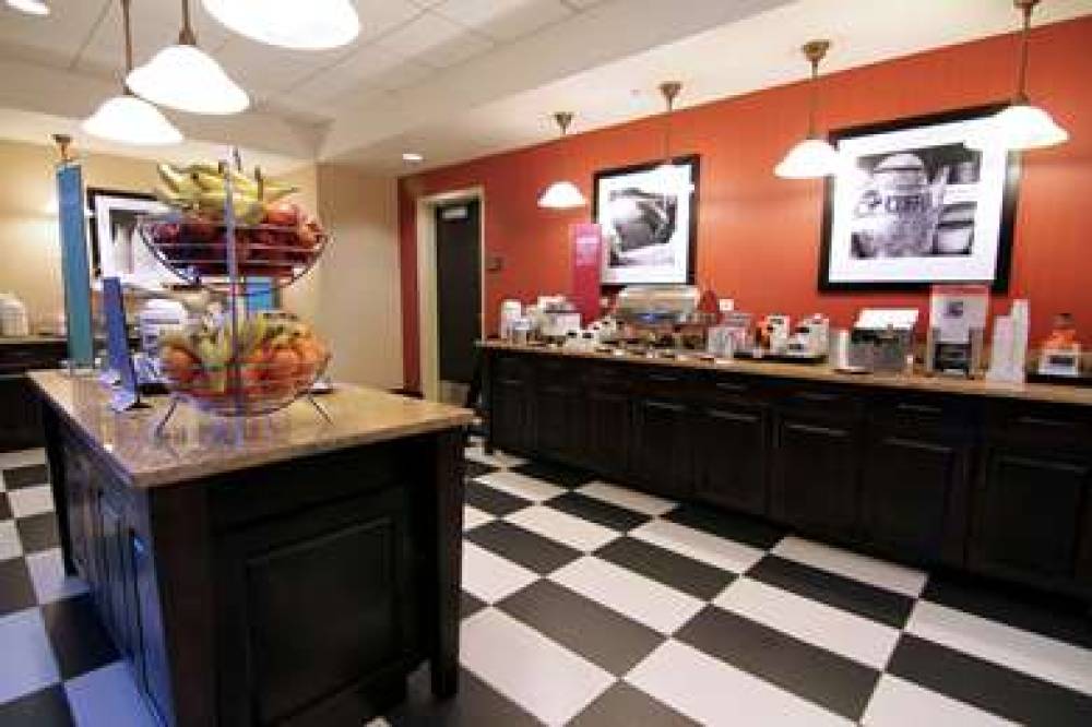 Hampton Inn &amp; Suites Grand Forks, ND 6