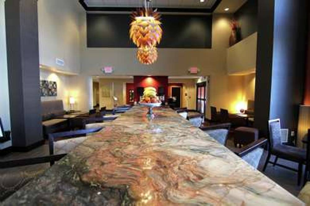 Hampton Inn &amp; Suites Grand Forks, ND 10