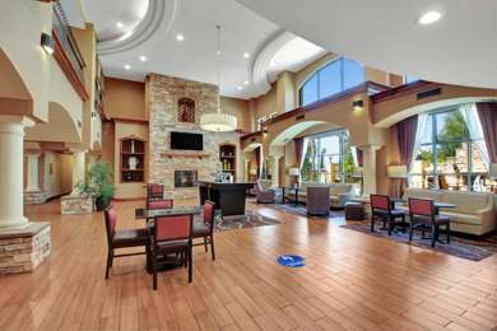 Hampton Inn &amp; Suites Hemet 6