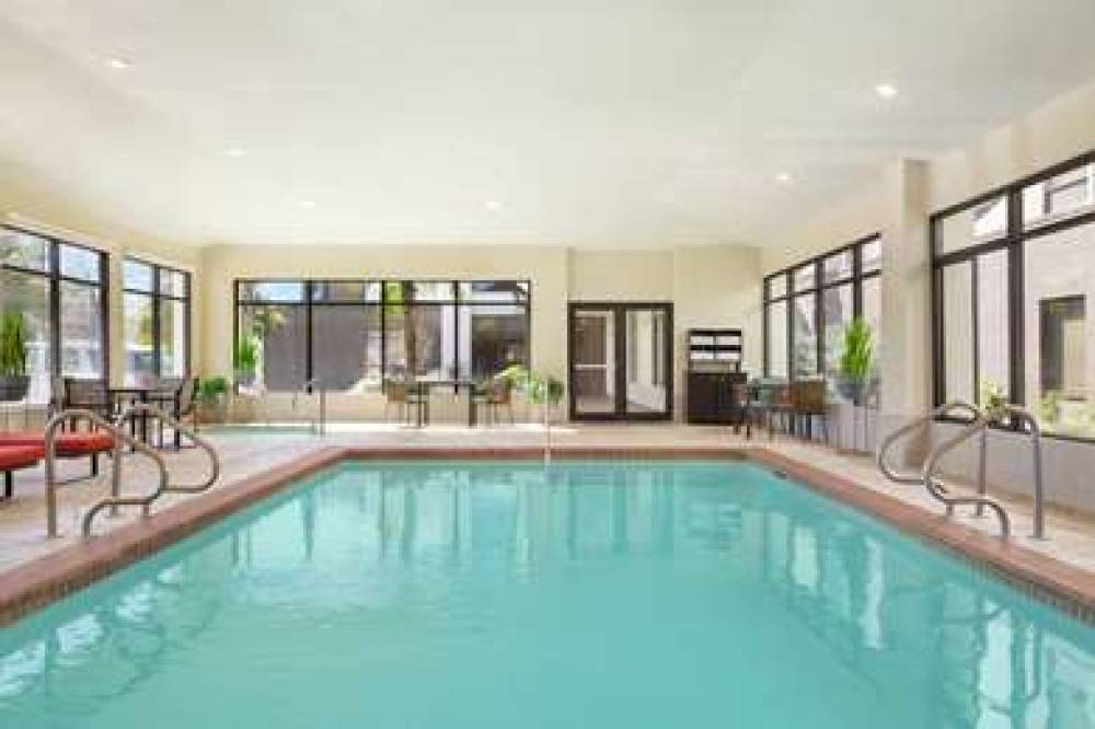 Hampton Inn &amp; Suites Houston-Cypress Station 9