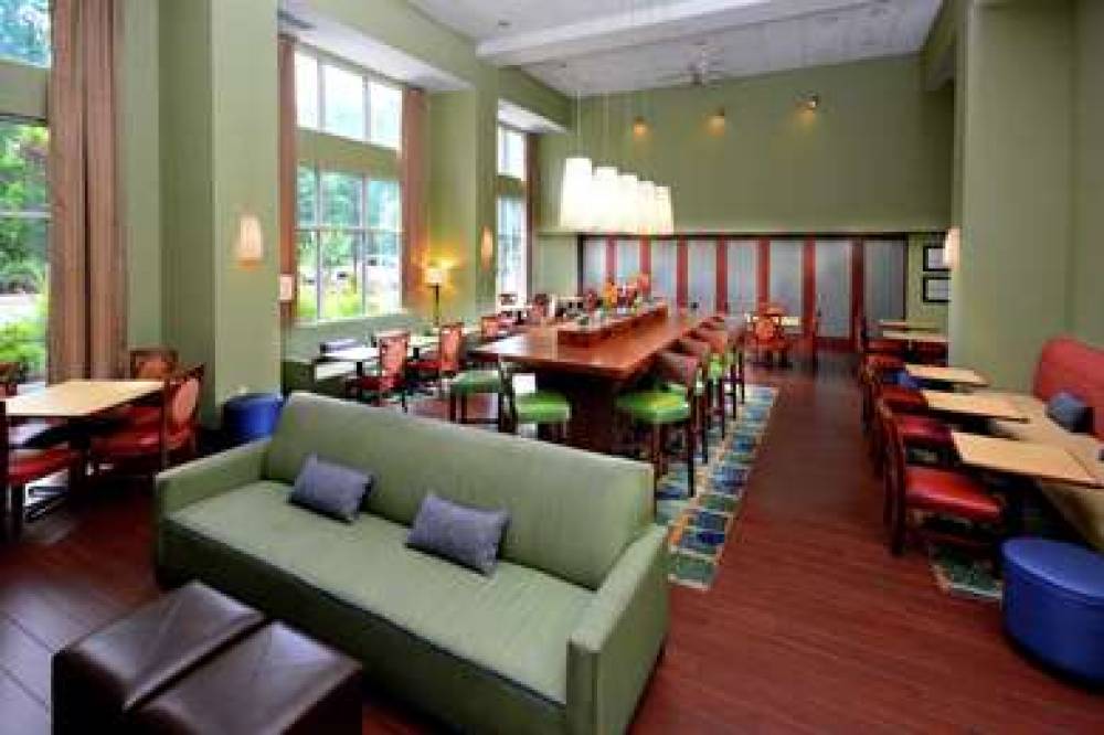 Hampton Inn &amp; Suites Huntersville, NC 3