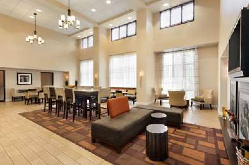 Hampton Inn &amp; Suites Largo 7