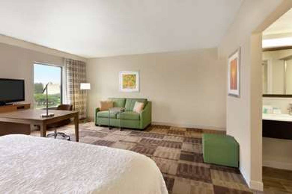 Hampton Inn &amp; Suites Largo 8