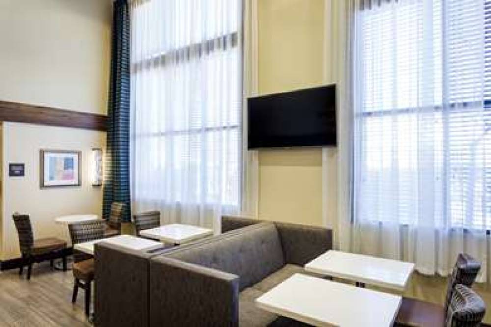 Hampton Inn &amp; Suites Las Vegas-Red Rock/Summe 7