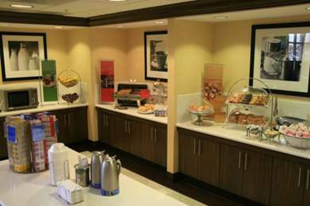 Hampton Inn &amp; Suites Las Vegas-Red Rock/Summe 5