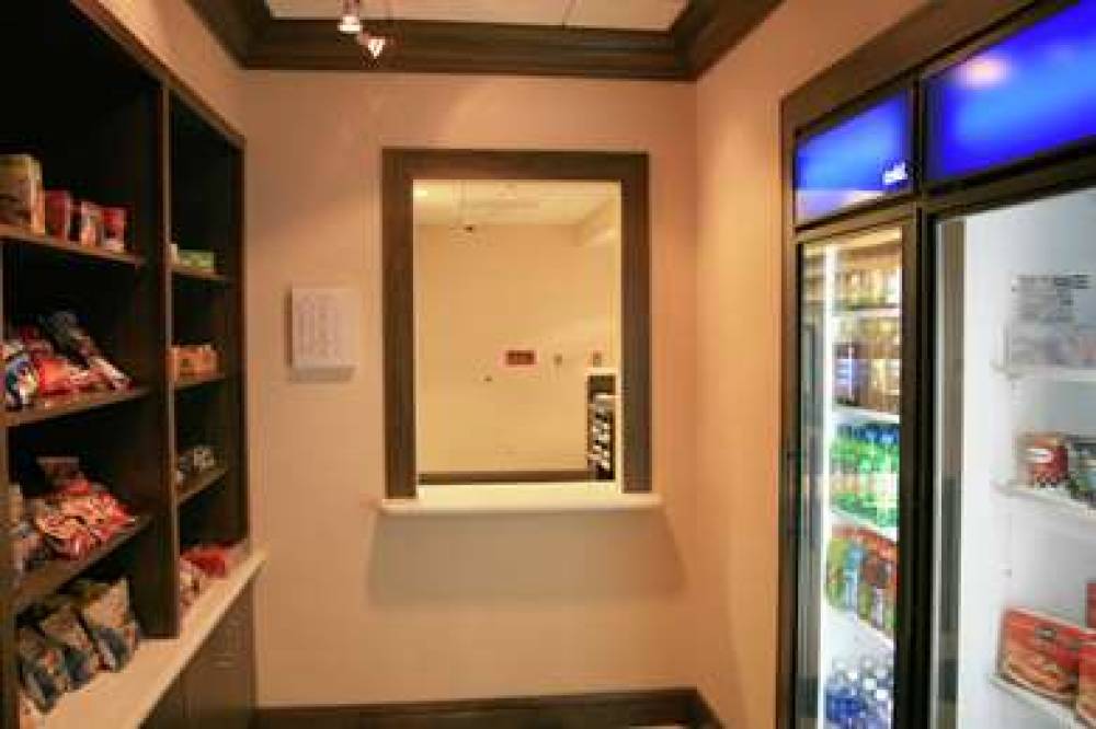 Hampton Inn &amp; Suites Las Vegas-Red Rock/Summe 6