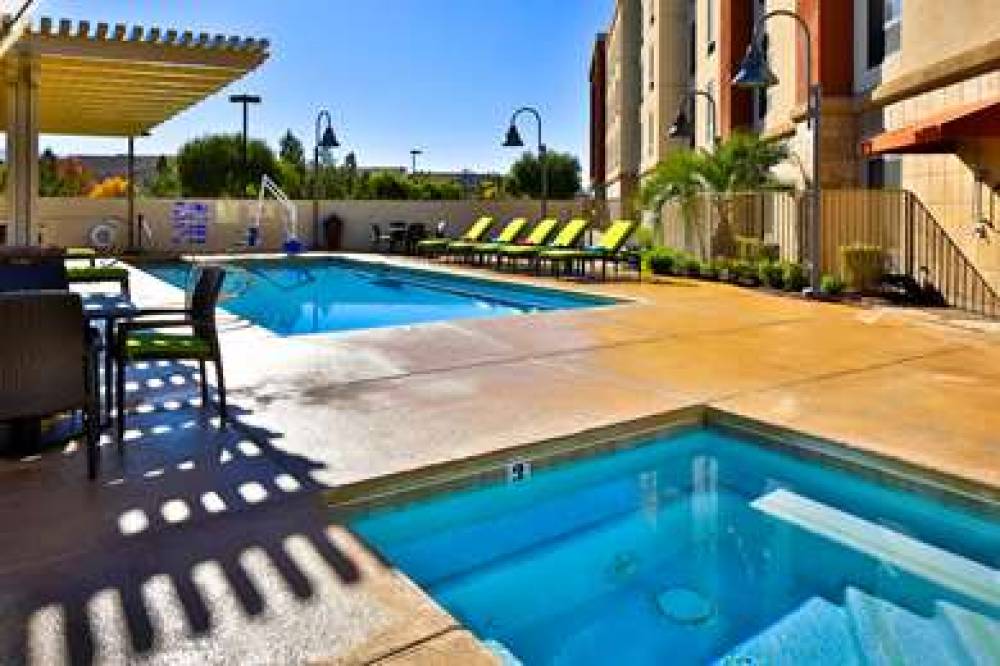 Hampton Inn &amp; Suites Las Vegas South 8
