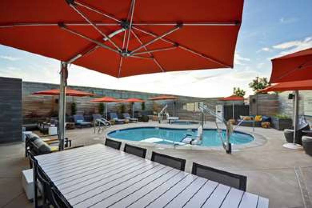 Hampton Inn &amp; Suites Los Angeles Burbank Airp 9