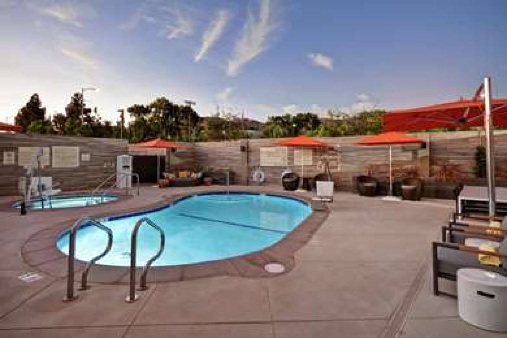 Hampton Inn &amp; Suites Los Angeles Burbank Airp 8