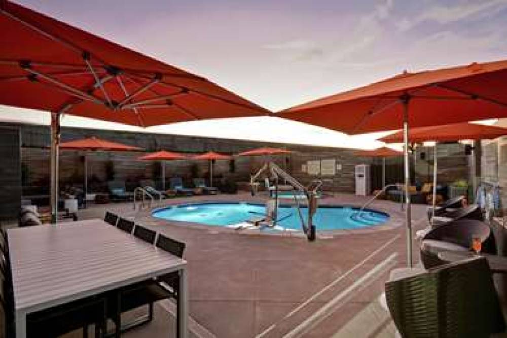 Hampton Inn &amp; Suites Los Angeles Burbank Airp 5