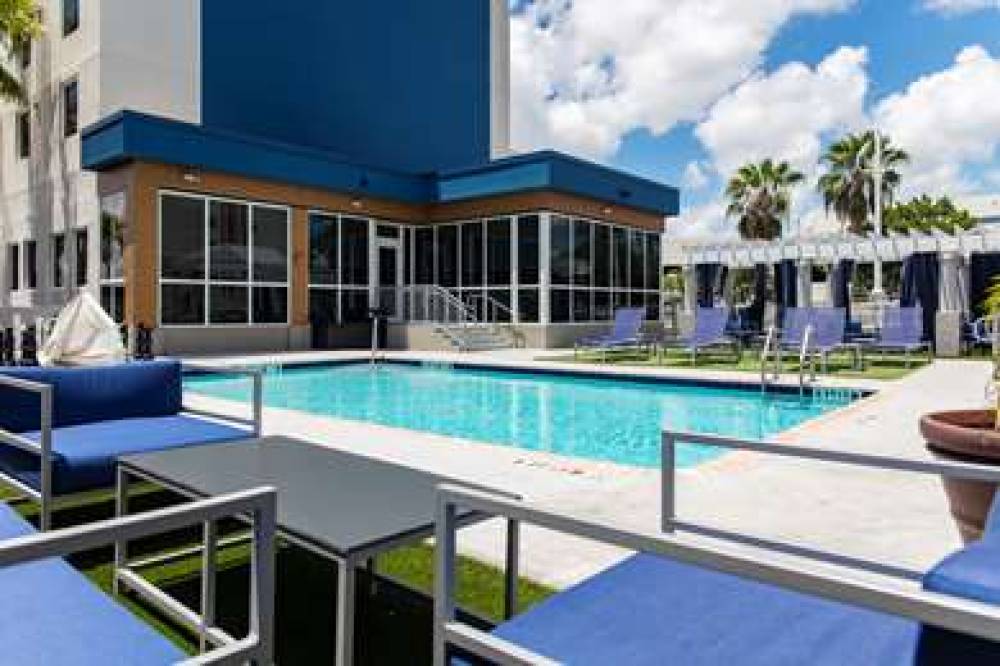 Hampton Inn &amp; Suites - Miami-Airport South/Bl 6