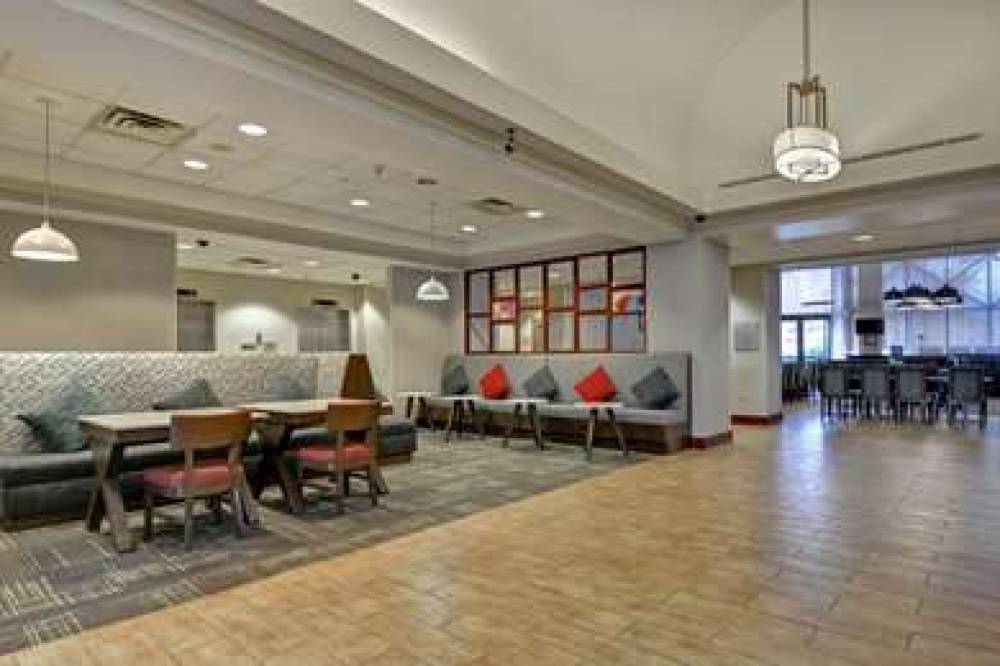 Hampton Inn &amp; Suites Newark-Harrison-Riverwalk 10