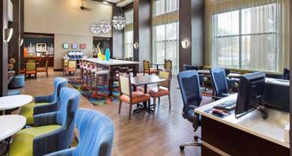 Hampton Inn &amp; Suites Pensacola I-10 N At Univ 8