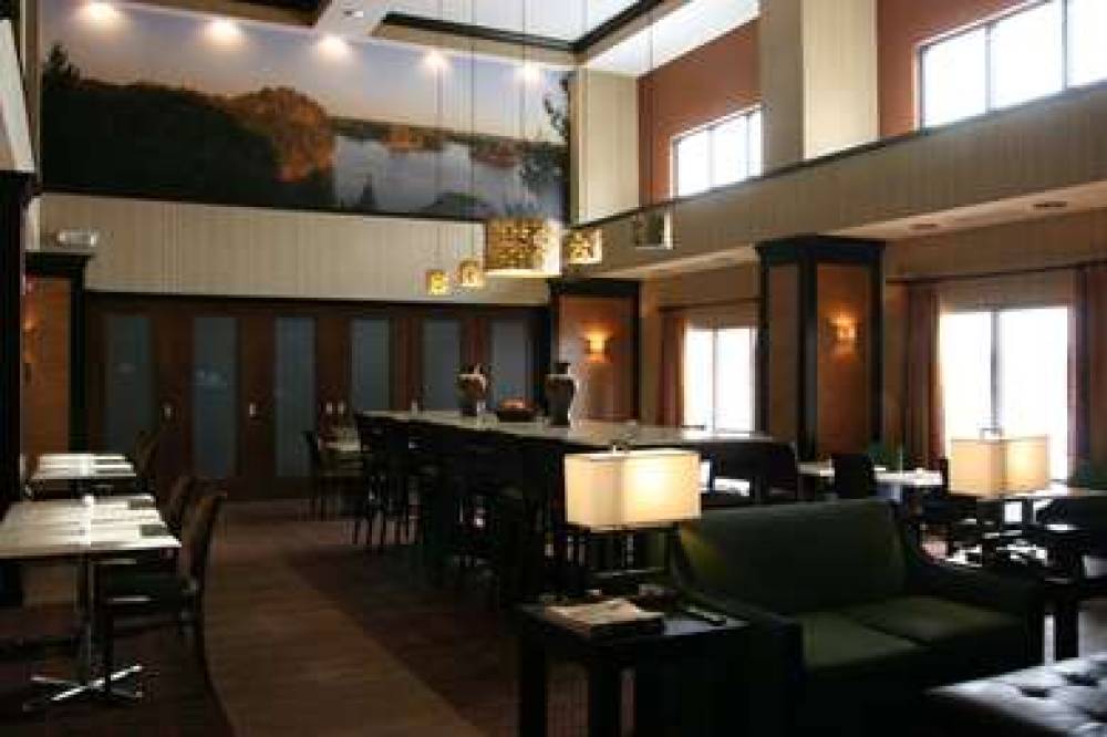 Hampton Inn &amp; Suites Peru, IL 2