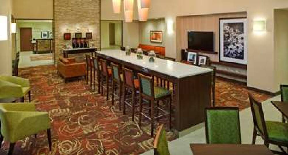 Hampton Inn &amp; Suites Pittsburgh/Waterfront-We 5