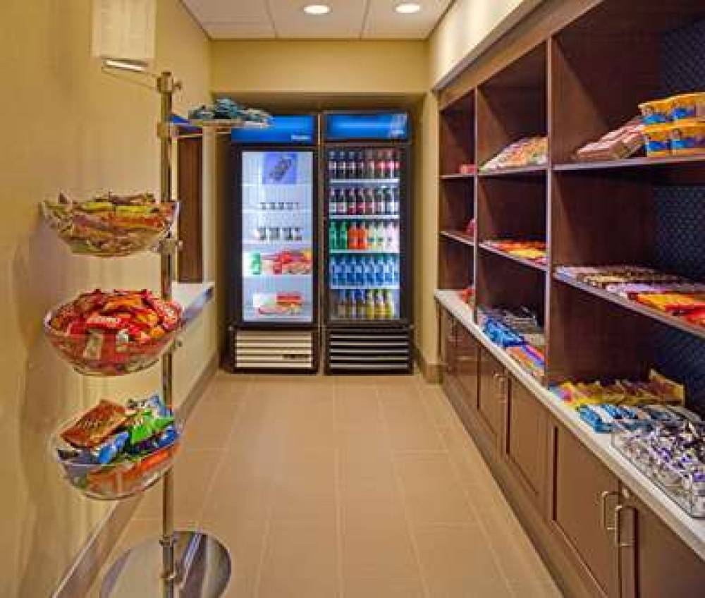 Hampton Inn &amp; Suites Pittsburgh/Waterfront-We 8
