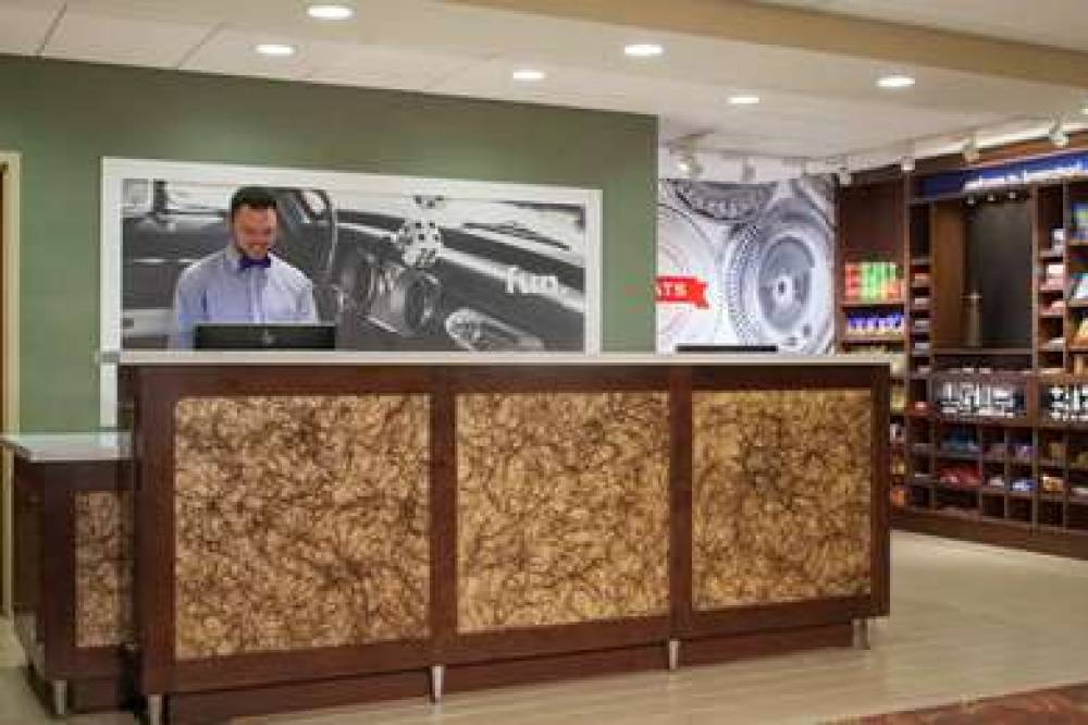 Hampton Inn &amp; Suites Pittsburgh/Waterfront-We 4