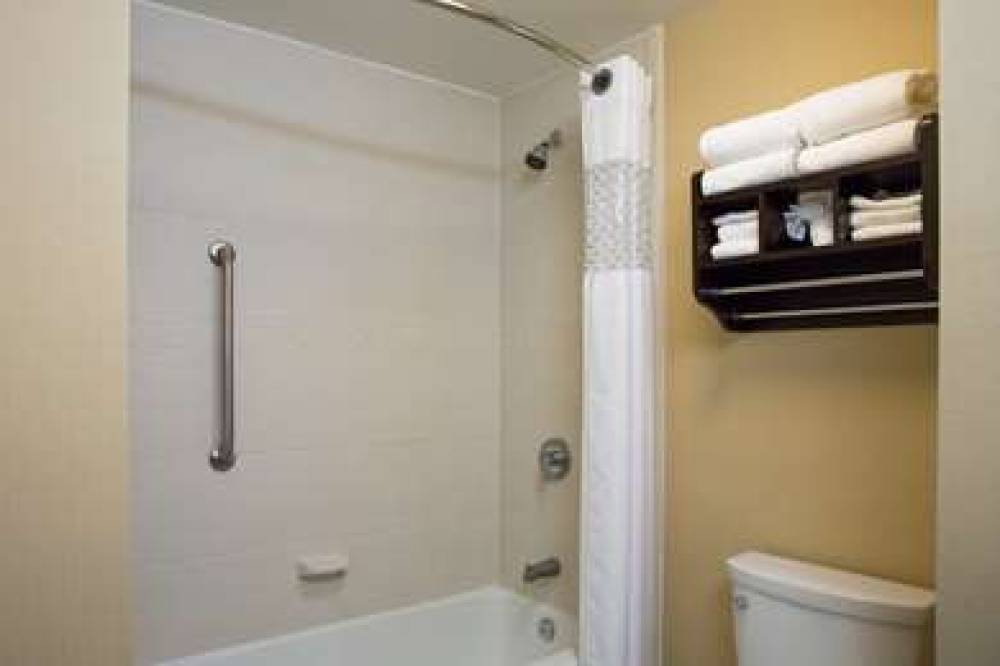 Hampton Inn &amp; Suites Providence Downtown 9