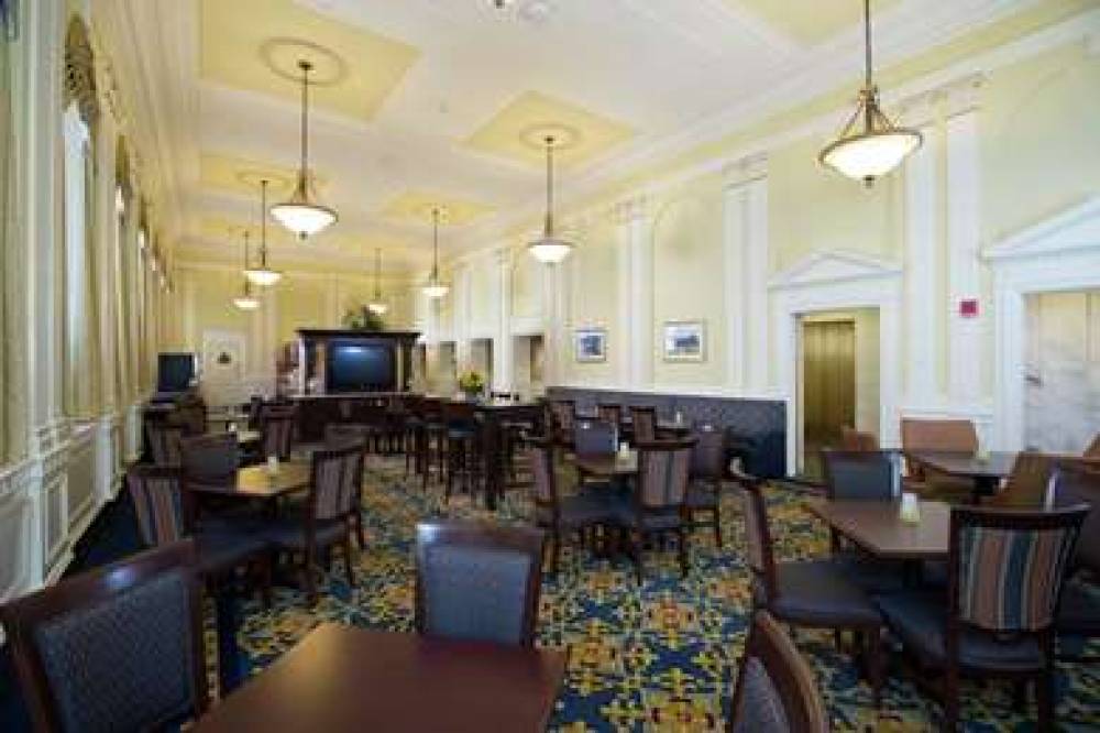 Hampton Inn &amp; Suites Providence Downtown 4