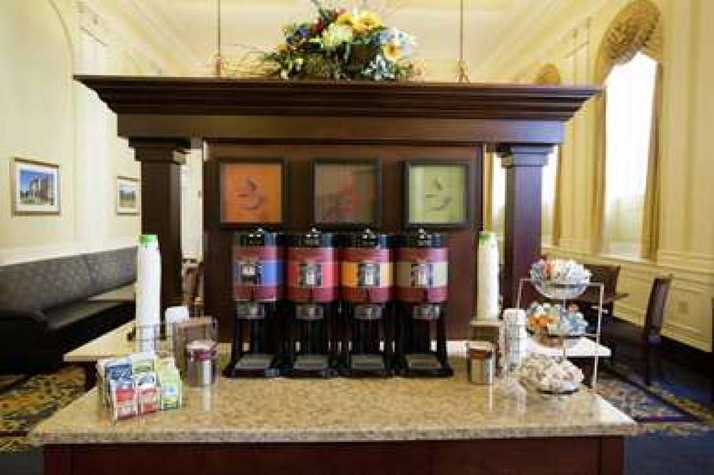 Hampton Inn &amp; Suites Providence Downtown 6