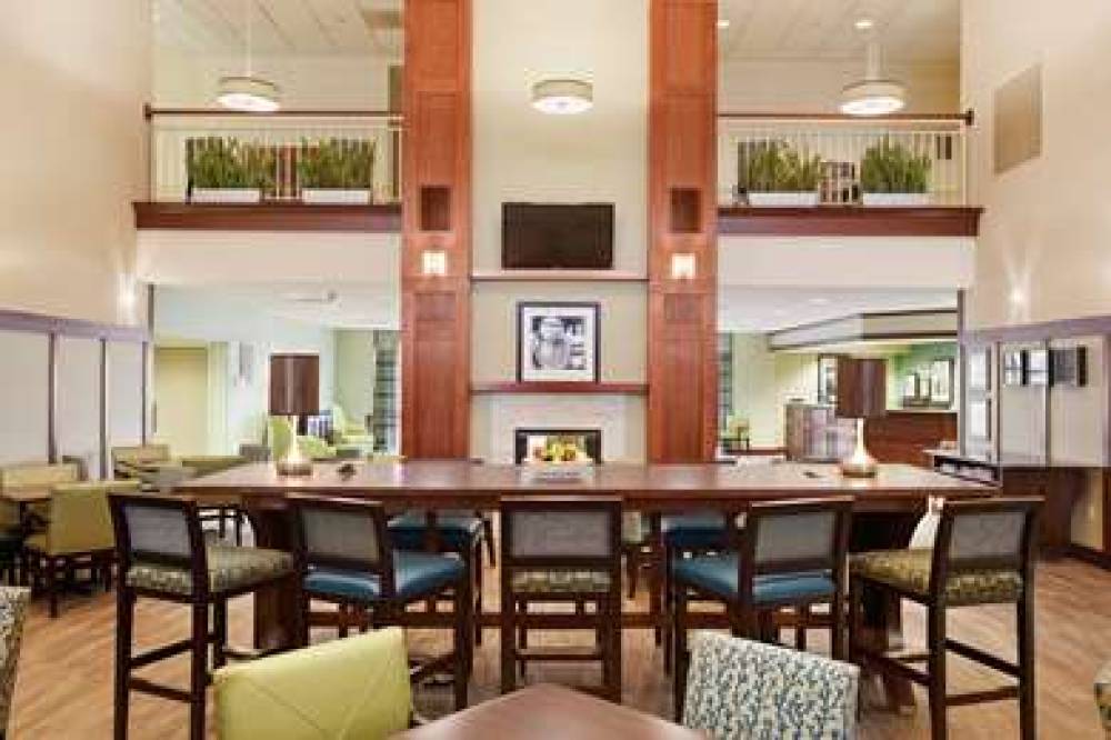 Hampton Inn &amp; Suites Providence-Warwick Airpo 6