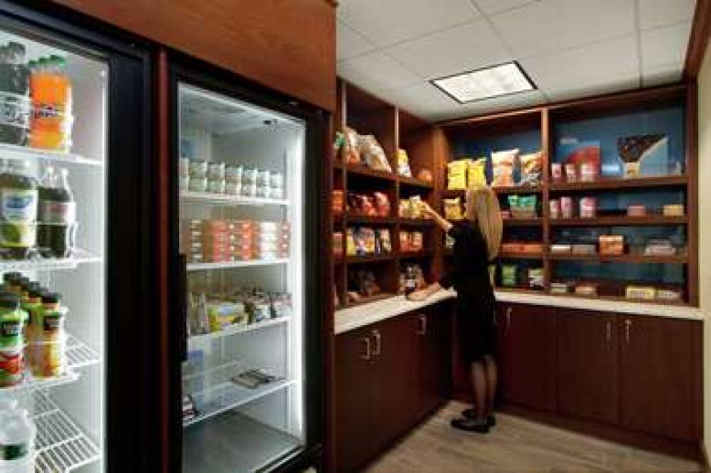 Hampton Inn &amp; Suites Providence-Warwick Airpo 7