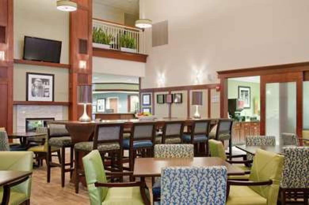 Hampton Inn &amp; Suites Providence-Warwick Airpo 5