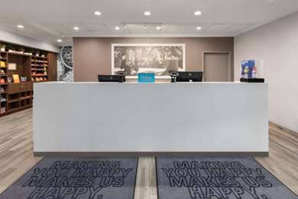 Hampton Inn &amp; Suites Saginaw, MI 8