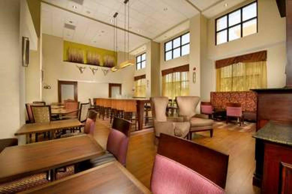 Hampton Inn &amp; Suites San Antonio Airport, TX 6