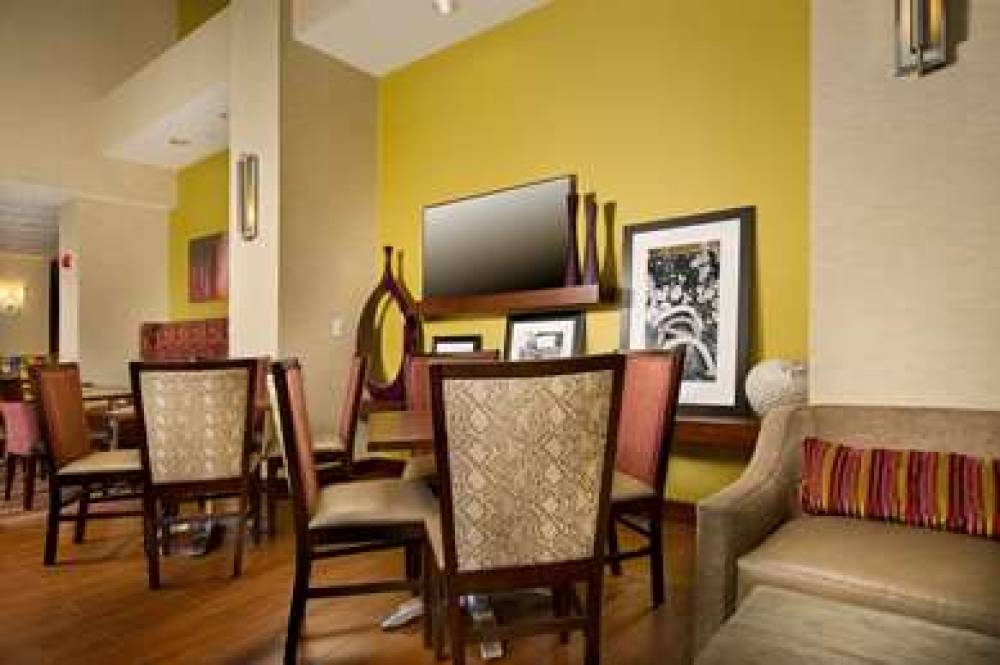 Hampton Inn &amp; Suites San Antonio Airport, TX 10