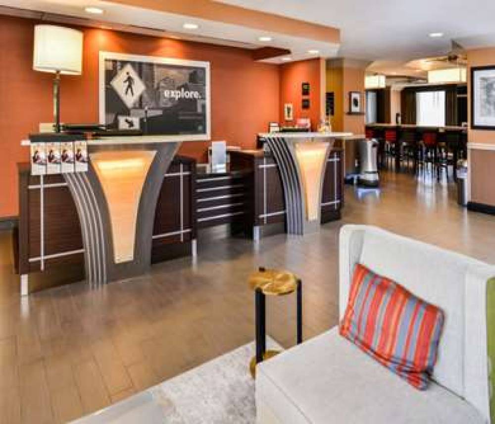 Hampton Inn &amp; Suites San Francisco-Burlingame 10
